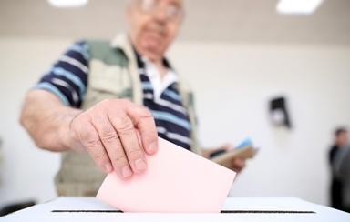 ¿Puede un trabajador elegir las horas para ir a votar o las puede imponer la empresa?